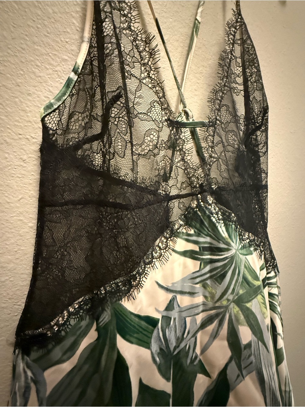 Victoria’s Secret Lace Plunge Slip Size Sm P Champagne Palm Print Satin Lingerie - Picture 3 of 10
